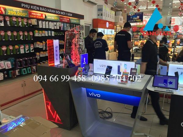 Kệ trưng bày FPT Kinh Dương Vương