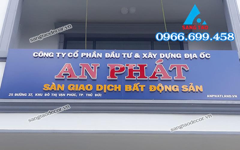 Báo giá làm bảng hiệu Mica hút nổi hết bao nhiêu tiền?