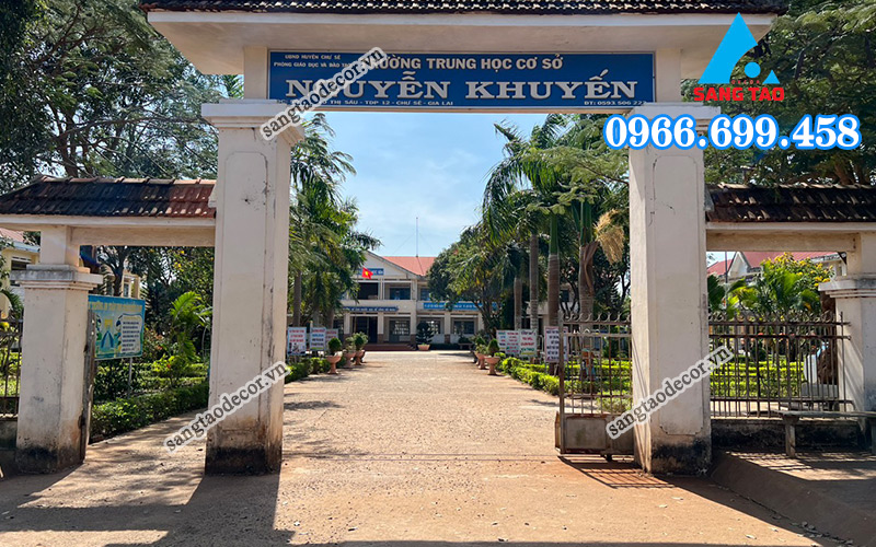 bảng hiệu trường học