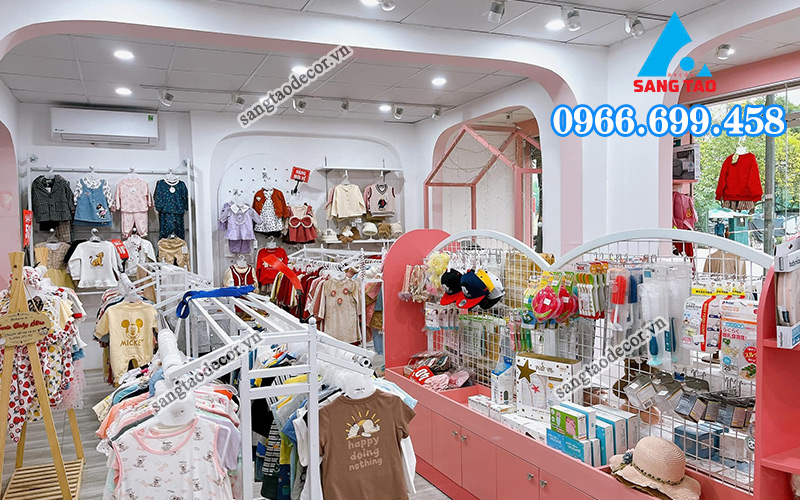 Kệ trưng bày shop mẹ và bé an toàn