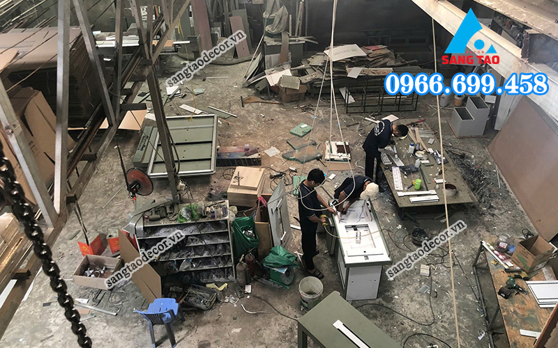 Xưởng sản xuất nội thất shop chuyên nghiệp của Sáng Tạo Decor