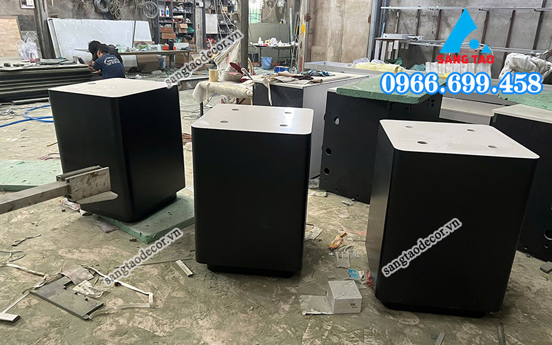 Xưởng sản xuất nội thất shop chuyên nghiệp của Sáng Tạo Decor