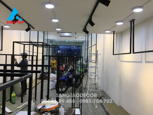 Dự án thiết kế thi công shop showroom thời trang nam Leo Vatino