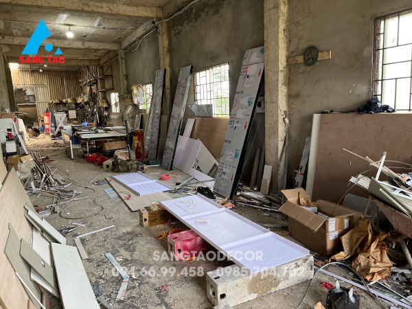 Xưởng thiết kế thi công shop showroom tại HCM