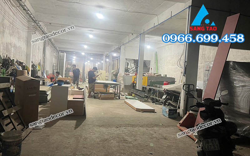 xưởng thi công nội thất showroom tại hcm