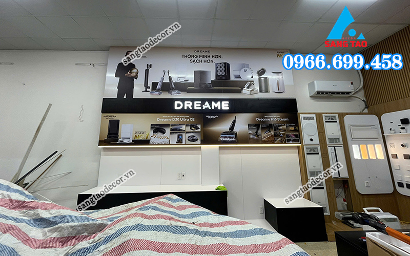 Chuyên làm nội thất showroom cho hãng