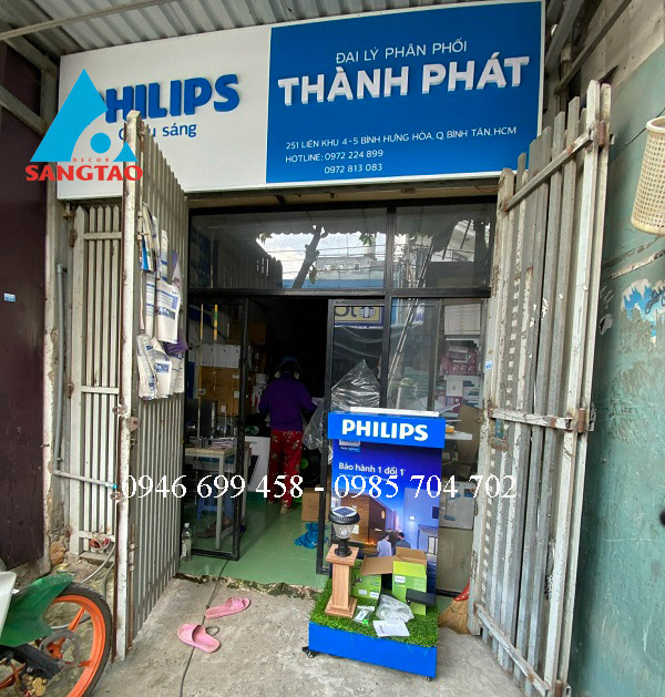 kệ trưng bày đèn philips