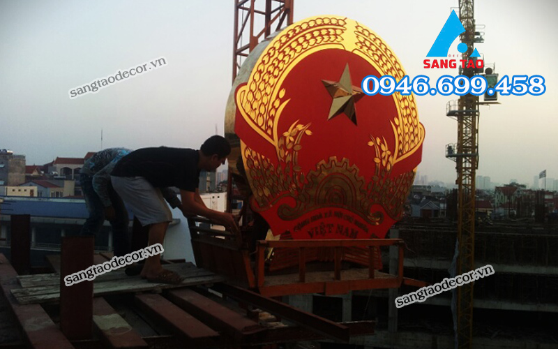 làm bảng hiệu 