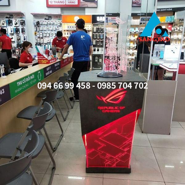 quầy tủ kệ trưng bày ở Cellphone Nguyễn Thái Học