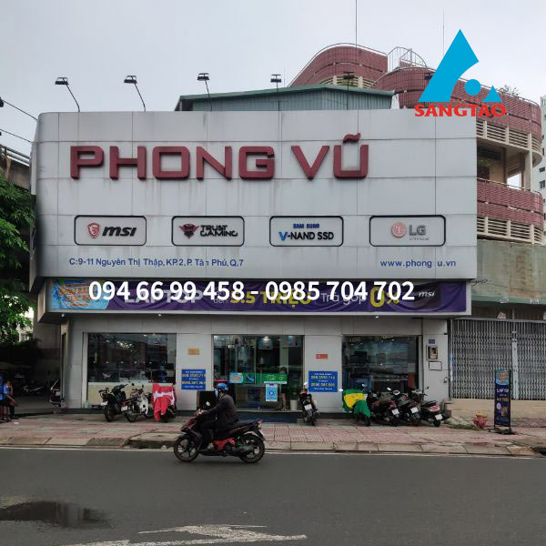 quầy tủ kệ trưng bày phong vũ nguyễn thị thập