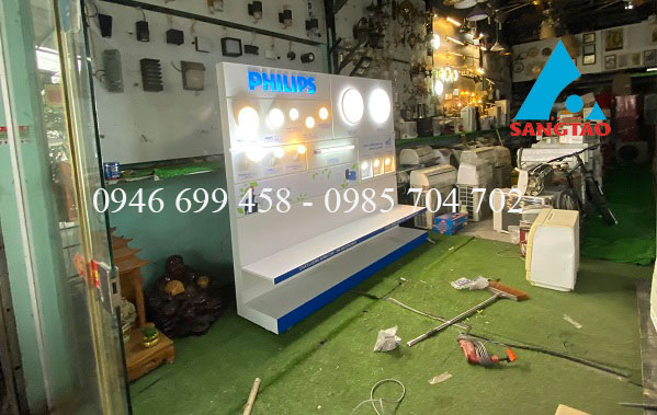 Mẫu thiết kế thi công quầy tủ quảng cáo thiết bị điện đèn Philips