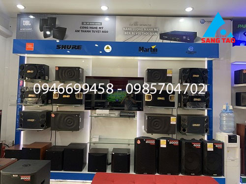 quầy tủ kệ trưng bày loa âm thanh